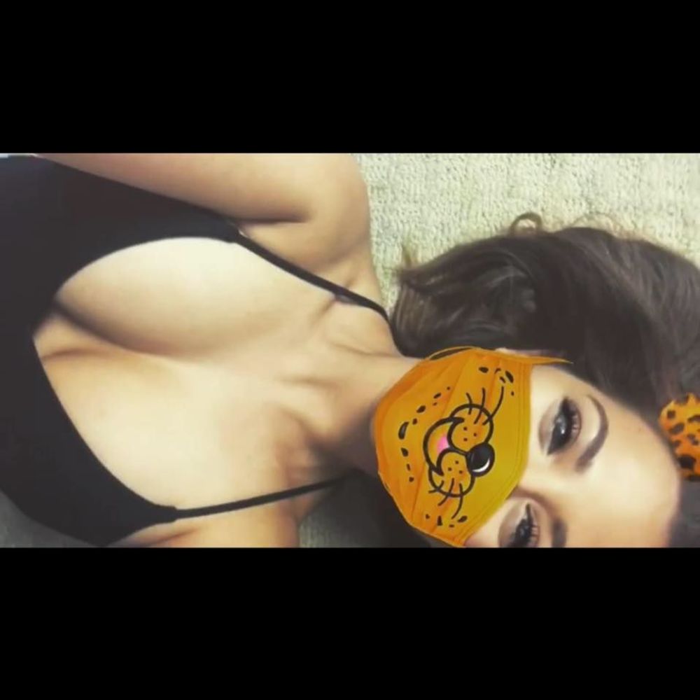 Meet your Posher, Danielle